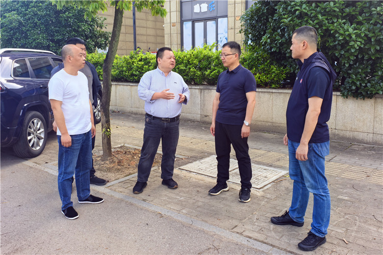 柳军辉实地督导“五一”假期安全生产工作
