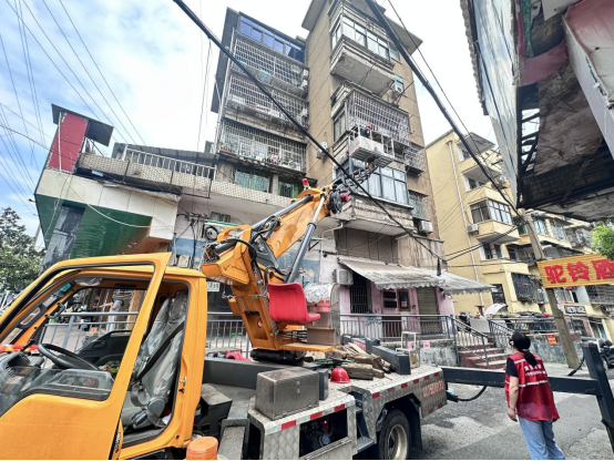 罗祖殿社区：扁平化治理赋能基层自治 合力消除墙体隐患守护居民平安