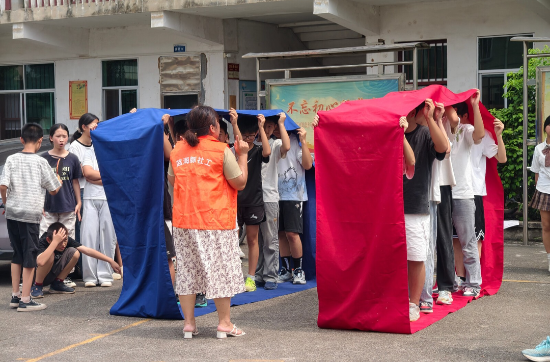 雨湖区“爱心妈妈+暖心姐姐”团队：暖心相伴赴乡野  结对守护润童心