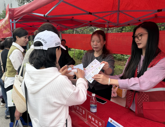 雨湖区：“扫黄打非”筑防线 文明清风护成长