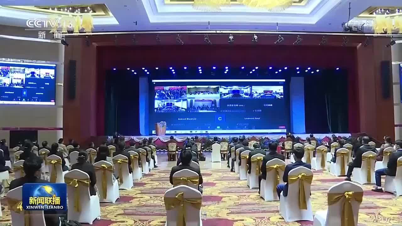 央视《新闻联播》关注扶贫电影《大地颂歌》老挝首映式