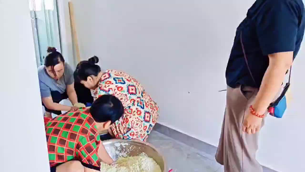 ​花园社区：端午近，粽香飘