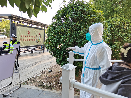 城正街街道：政协委员奋战“疫线”诠释担当作为