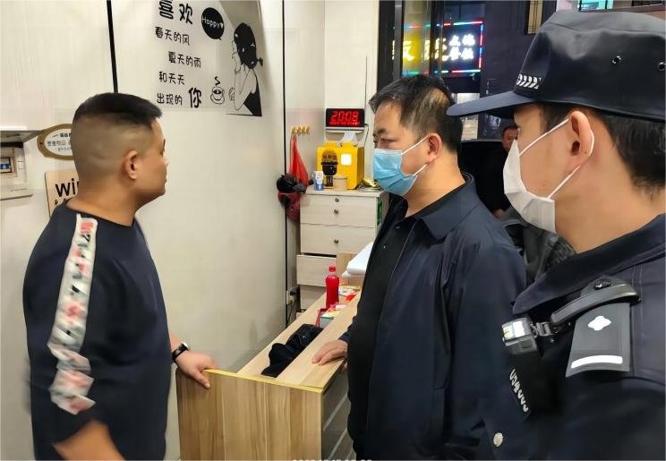 鹤岭镇联合鹤岭派出所开展安全生产检查
