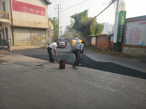 万楼街道：多措并举，畅通群众出行“烦心路”