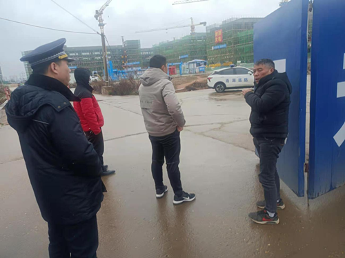 万楼街道：温度气候“善变”，关心关爱不变