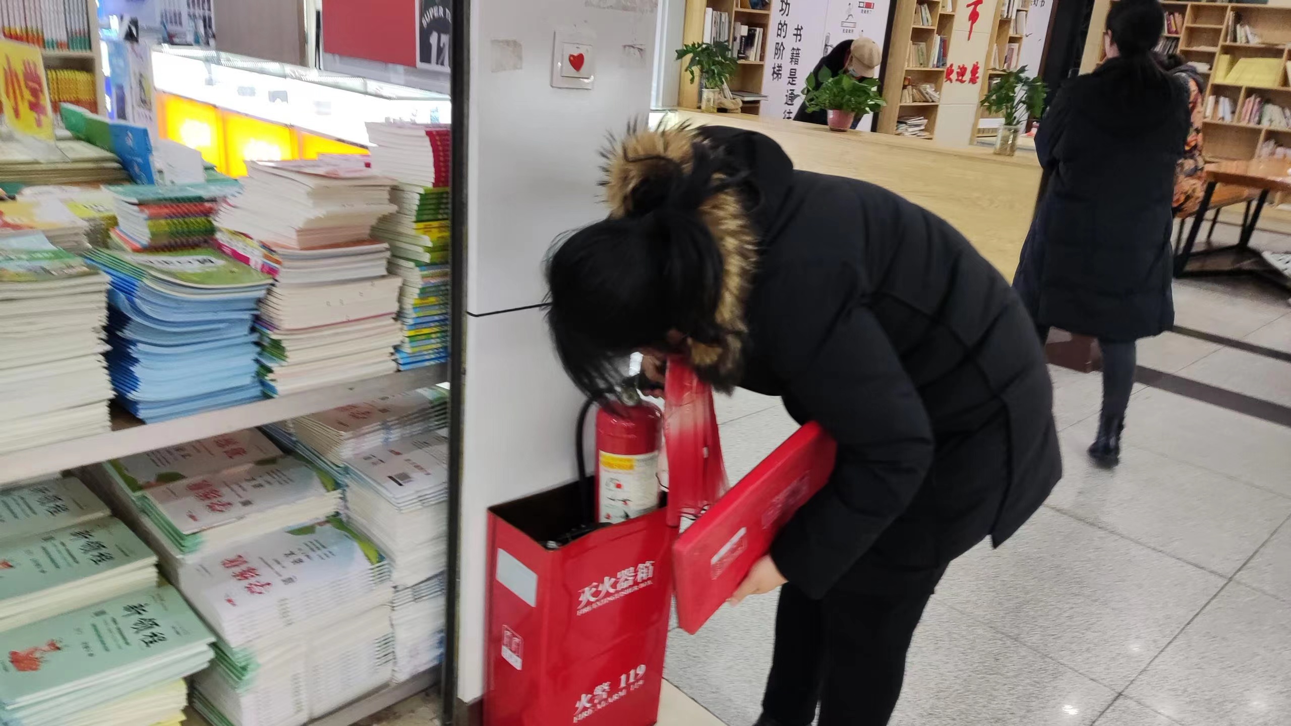 云塘街道：节前“扫黄打非”，筑牢文明防线