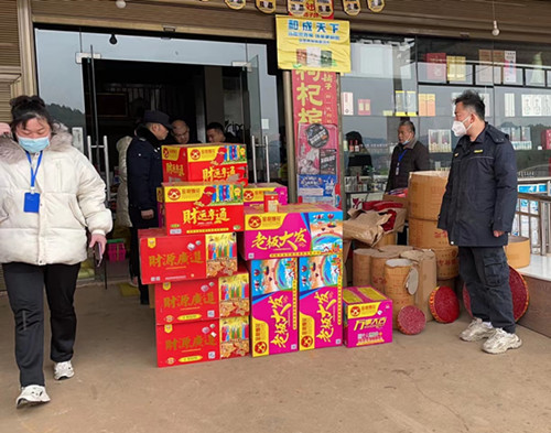 雨湖城管：多措并举推进城区禁燃禁放工作