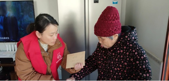“红色关怀”冬日暖人心！姜畲镇开展春节走访慰问困难党员活动