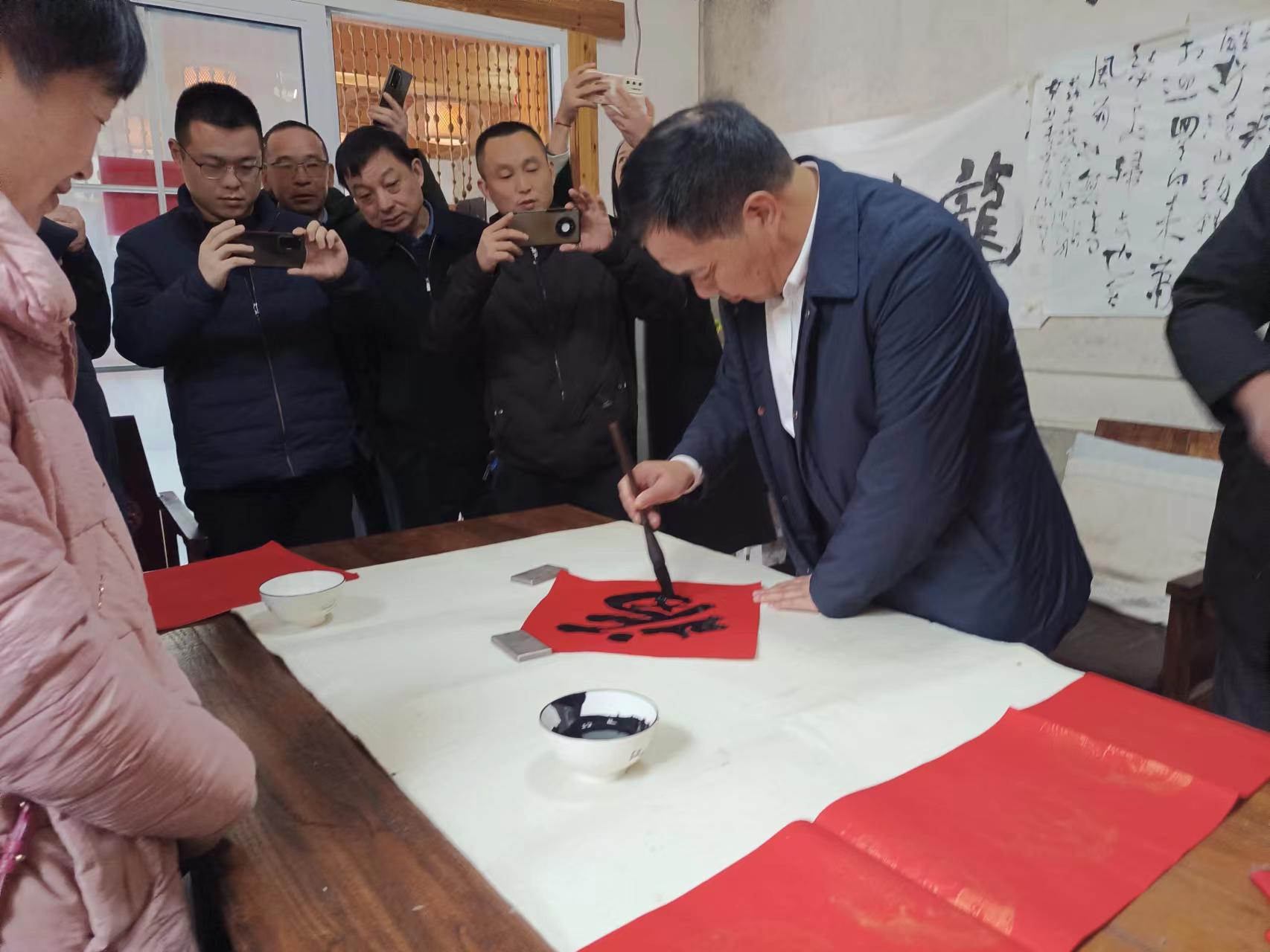 迎新春 送温暖！段伟长走访慰问回乡乡贤代表