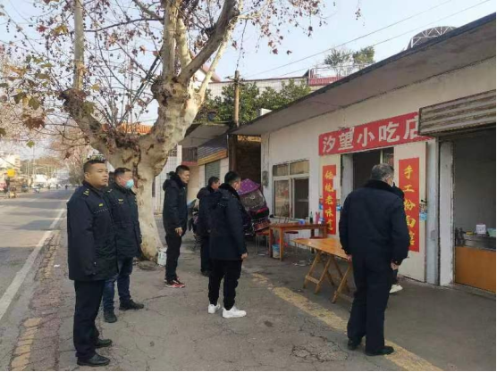先锋街道开展联合执法行动整治辖区内市容环境乱象
