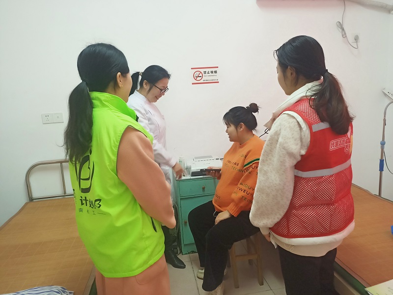 鹤岭镇开展免费服务孕妇志愿活动
