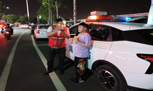 万楼街道：巡逻防控护平安，履职尽责暖民心