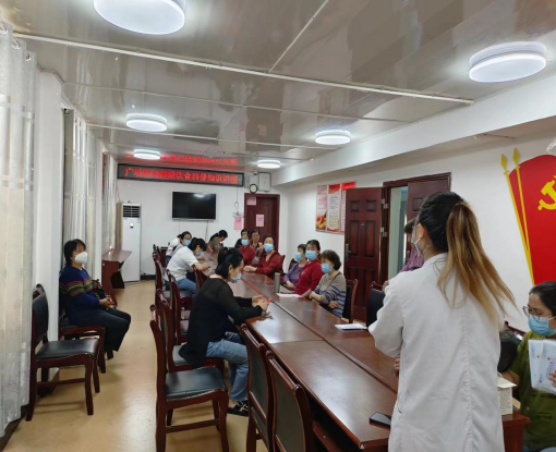 广场街道举办“助力生育支持，促进家庭健康”活动