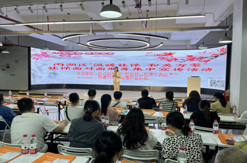 昭潭街道：社保宣传进市场，暖心服务零距离