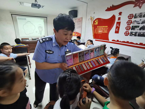 长城乡开展“护航六一不‘毒’行”禁毒宣传教育活动