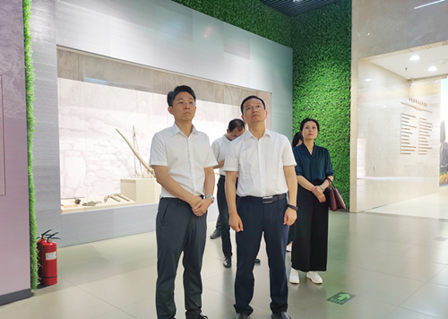 区领导带队赴红旗渠考察学习签约合作办学