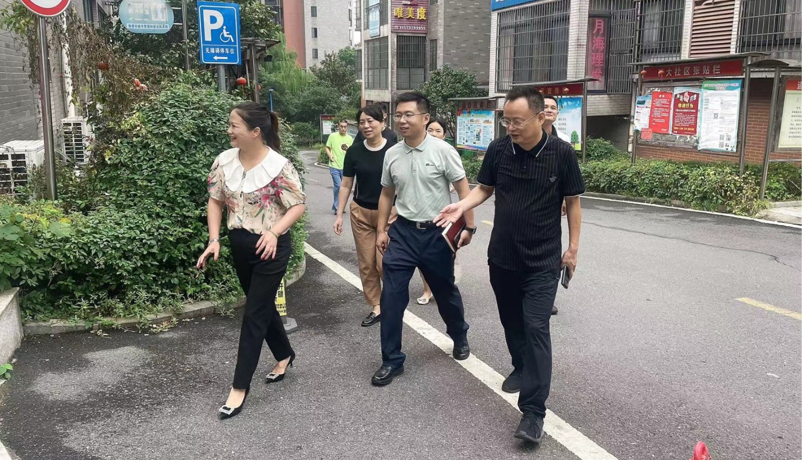 【干在雨湖】和平街道：“走找想促”解民忧，代表交流谋发展