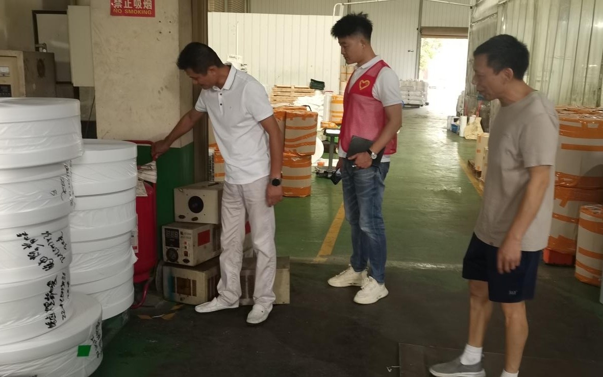 和平街道：人大代表志愿结队为民服务