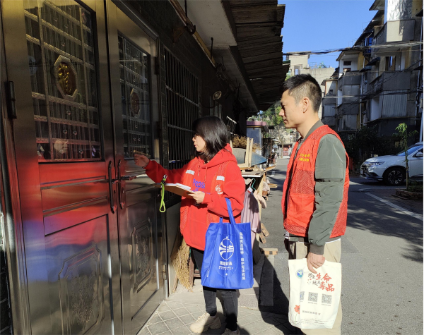 楠竹山镇：全面开展入户禁毒民调知识宣传活动
