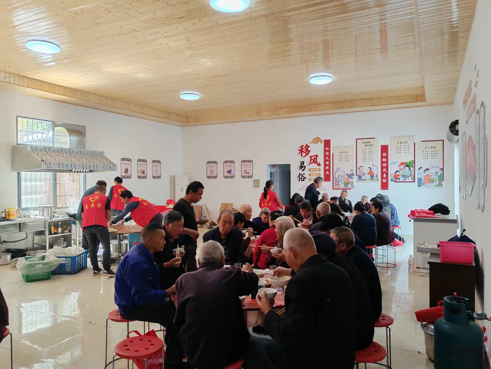 向阳村的“幸福食堂”