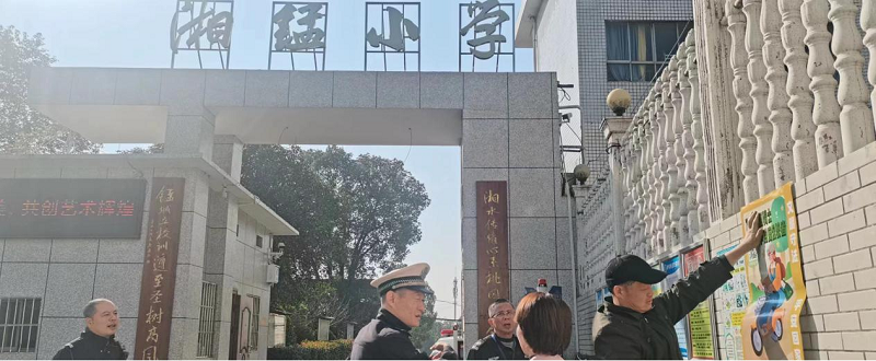 鹤岭镇发起“冬季攻势”的交通安全宣传活动