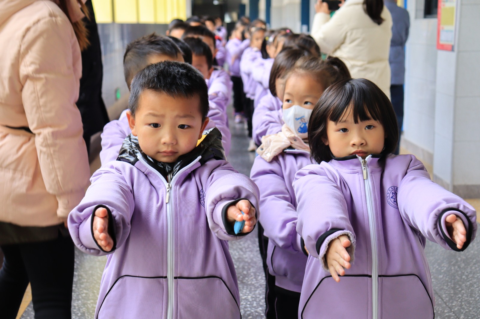 言行知有序 爱芽见成长——九华风车坪雅爱小学开展2023年一年级日常行为规范展示活动
