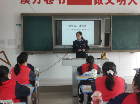 与法同行，楠竹山镇开展宪法宣传周系列活动