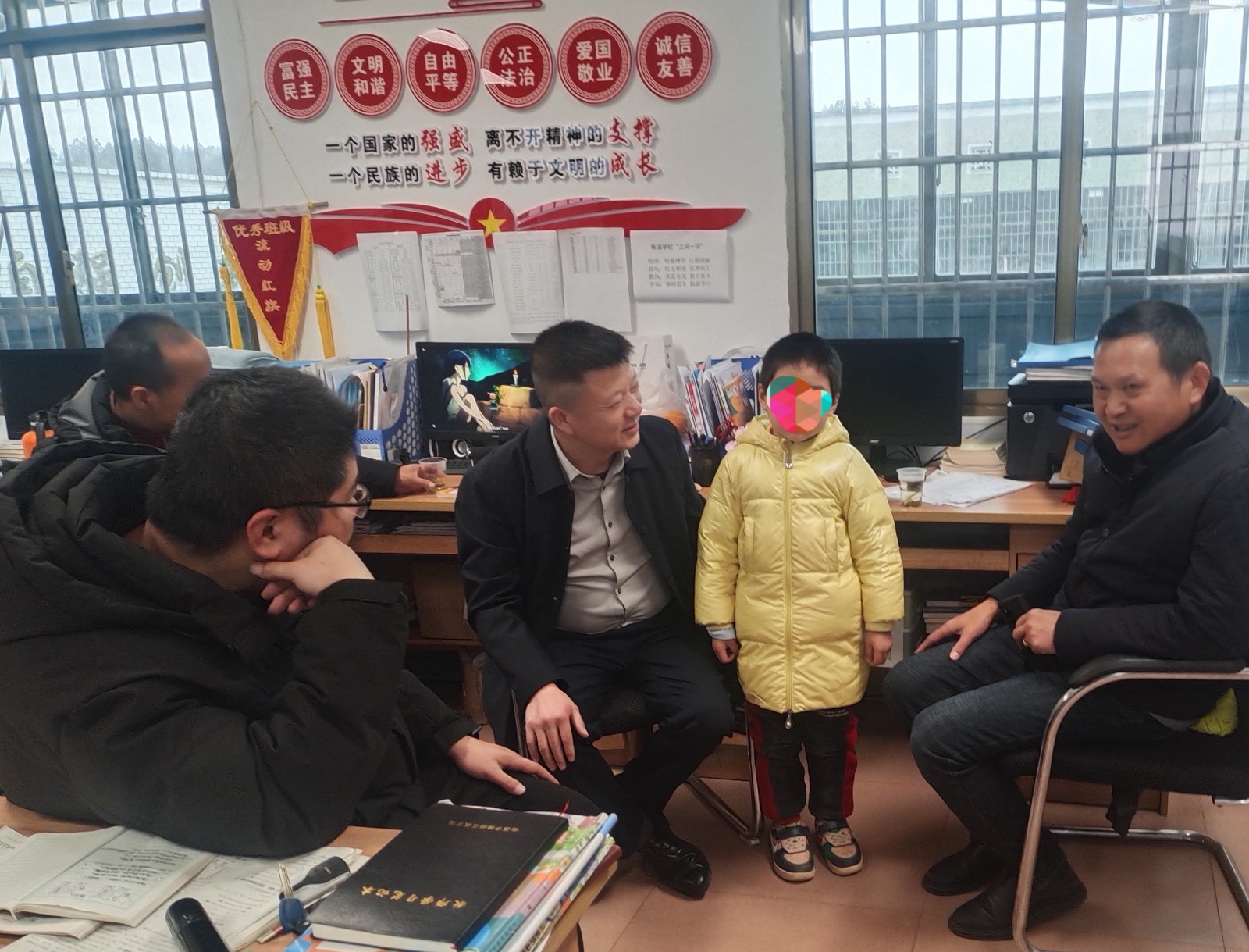 鹤岭镇商会：情系困境学子 回访慰问暖人心