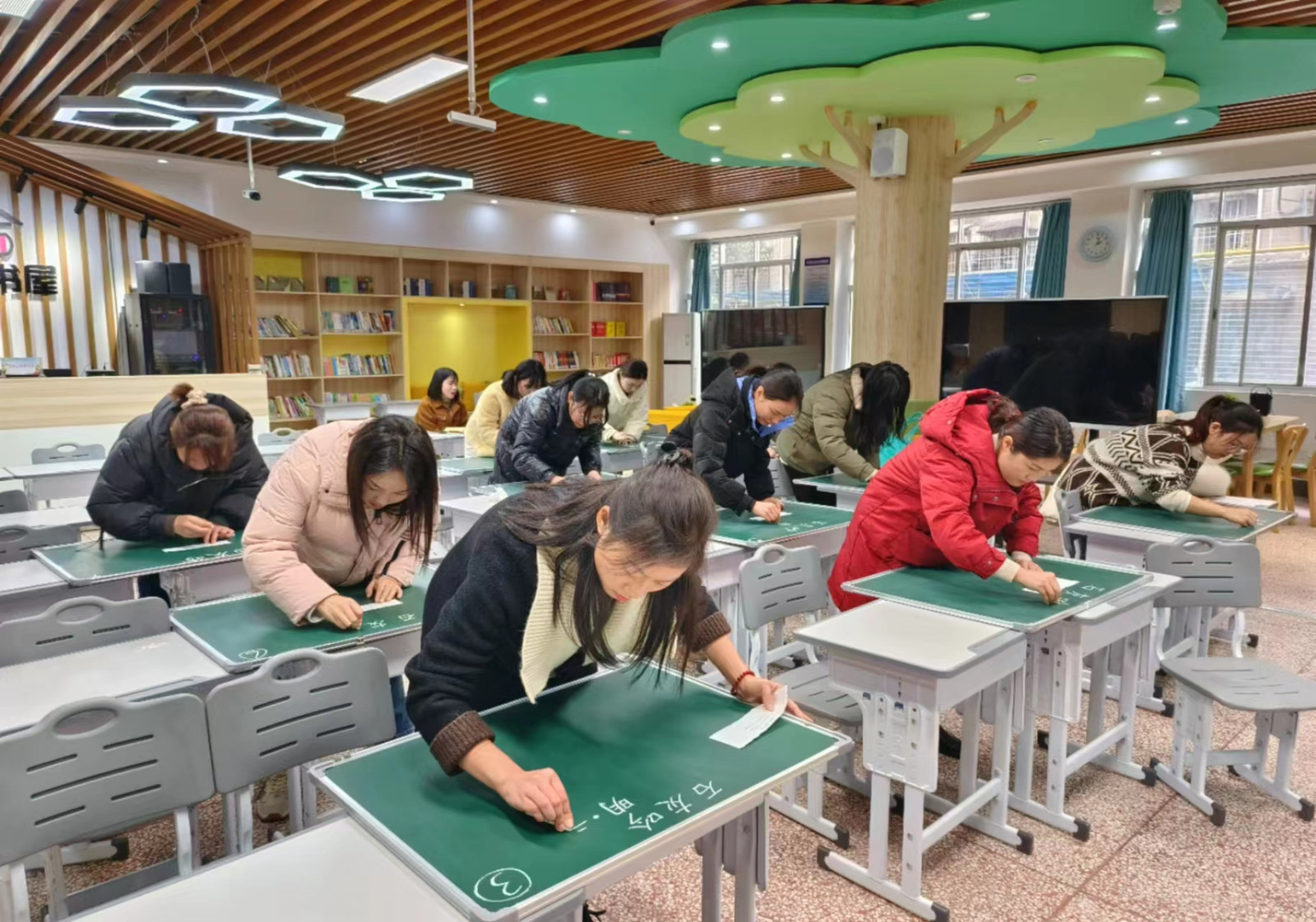 风车坪学校开展青年教师基本功大赛