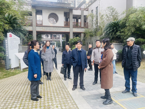 名家采风团走进白石社区