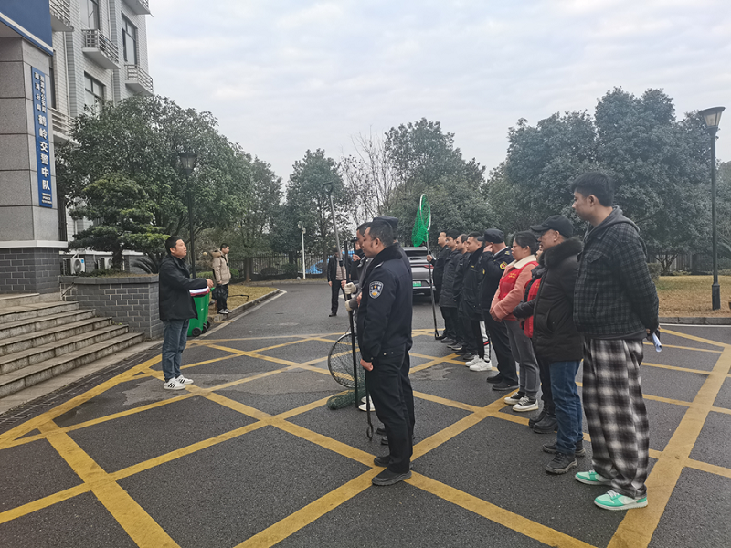 鹤岭镇开展文明养犬宣传暨流浪犬集中收容行动