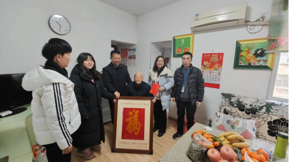 雨湖区民政局：春节前走访慰问百岁抗战老兵