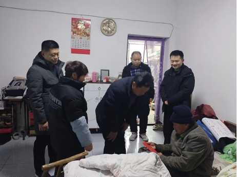 云塘街道：春节慰问送关怀 情暖退役老兵心