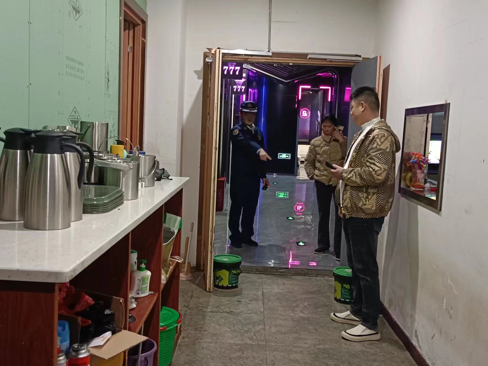【打好安全生产翻身仗】雨湖区一餐馆违规储存、使用易燃易爆危险品被查