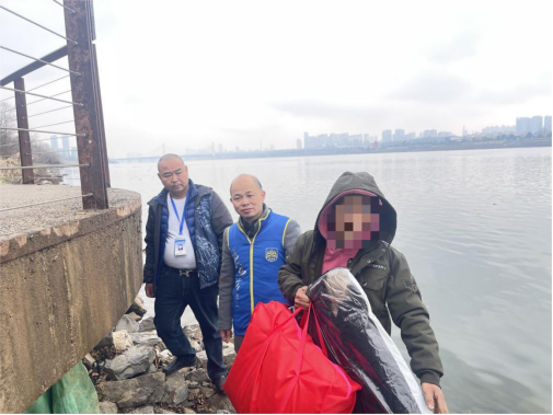 区民政局：开展流乞巡查 筑牢温暖防线