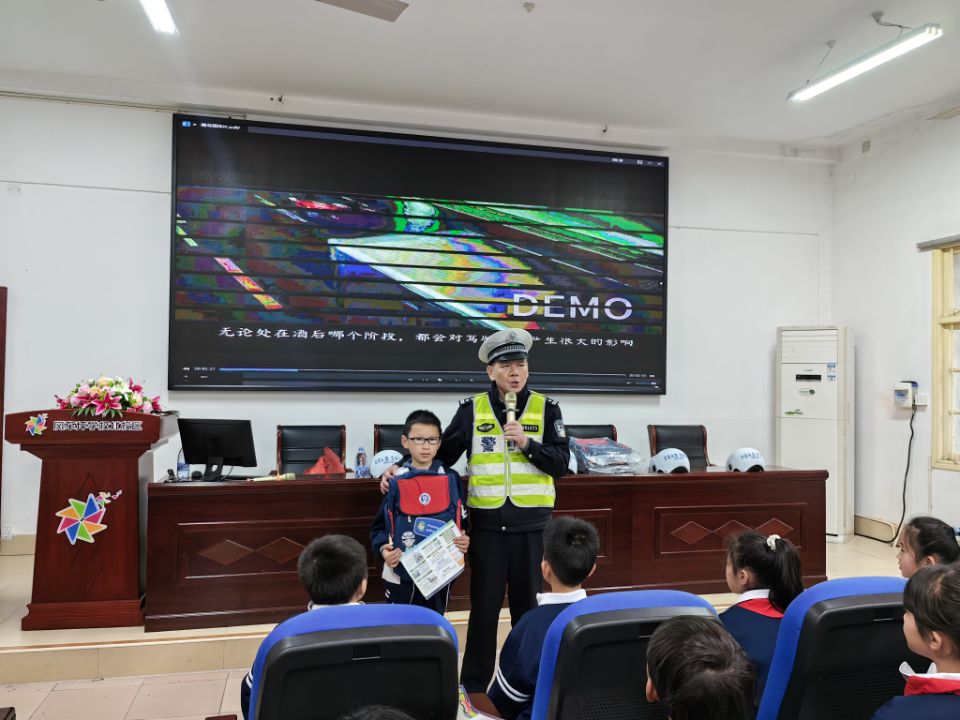 风车坪学校北校区开展“全国中小学生安全教育日”宣传教育活动