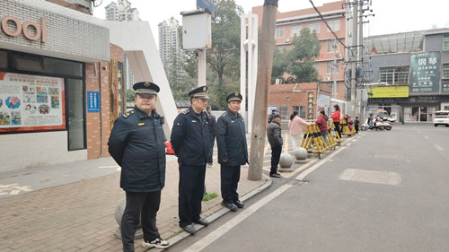 昭潭街道城管执法中队持续加大整治校园周边整治力度