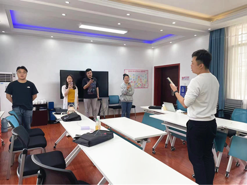 区委党校第20期青干班：唱响青春之歌  弘扬五四精神