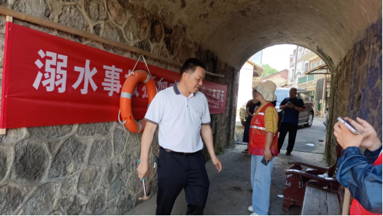 姜畲社区：开展防溺水宣传活动