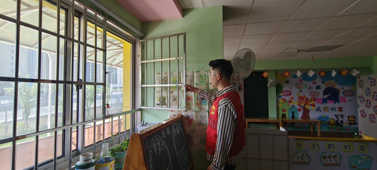 桃李社区：开展“拆窗破网”消防安全大检查活动