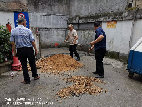 【扁平化治理】广园社区：志愿者充当小区“维修工”