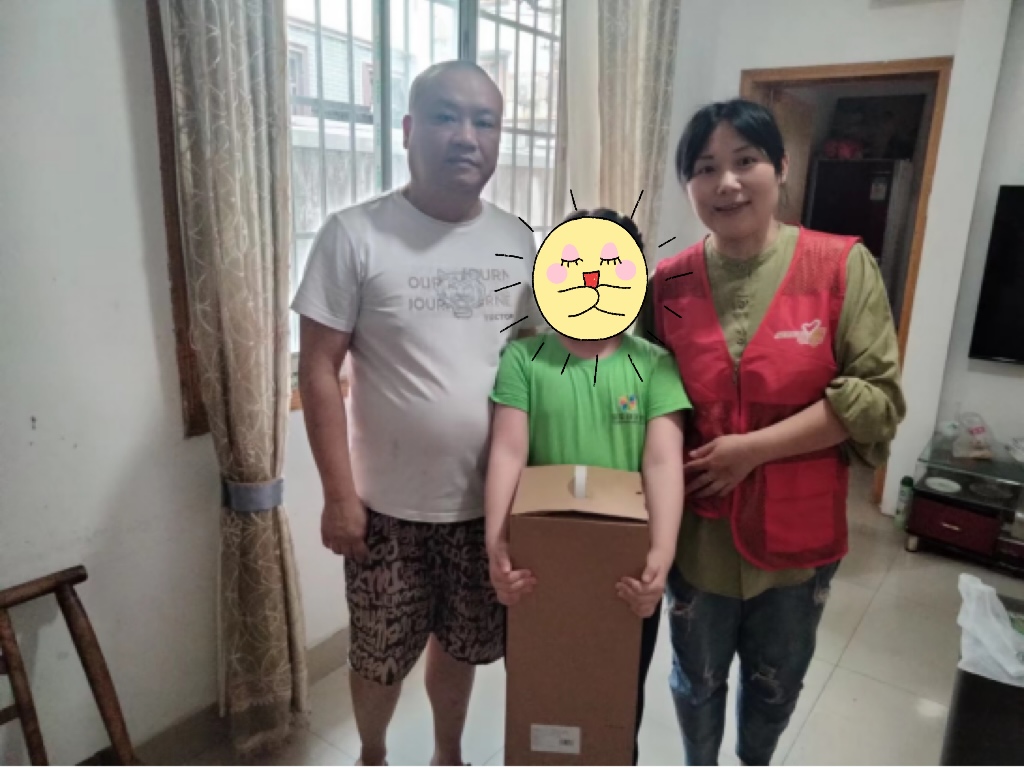 风车坪社区：开展“情系儿童 爱暖童心” 儿童节走访慰问活动