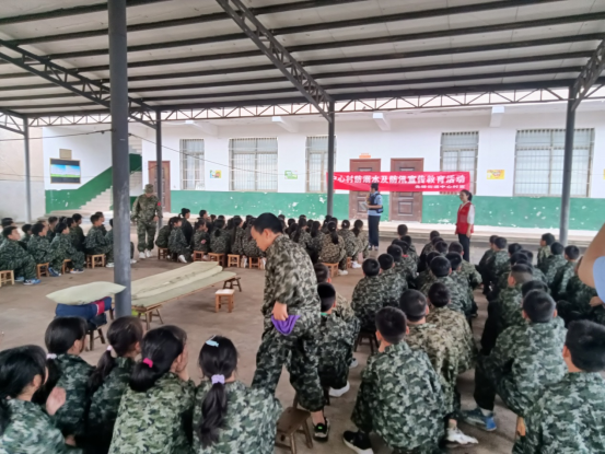 中心村：开展防溺水、未成年人保护宣传进校园活动