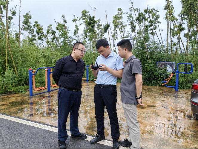 【防汛进行时】楠竹山镇运用无人机技术加强防汛监控