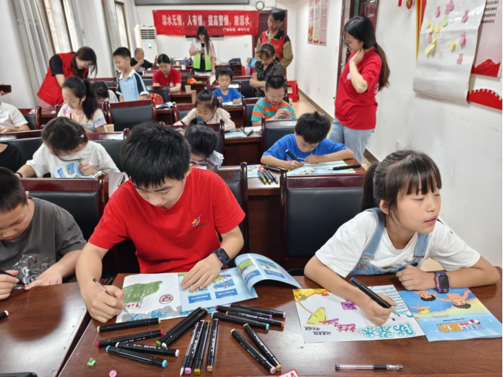 雨湖区志愿者协会：溺水零容忍，安全伴童行