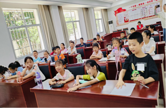 雨湖区：15个社区学校共筑温馨暑期课堂
