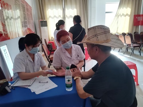 窑湾街道：开展“情暖老兵 守护光明”公益活动