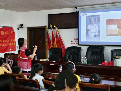 红旗村：科学魔法入眼帘，“化学梦”启童心