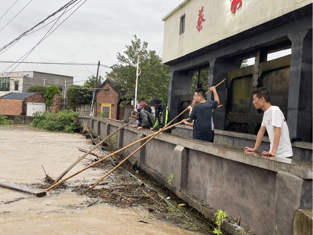 先锋街道：以“迅”应“汛”，桐梓村抢险保民安